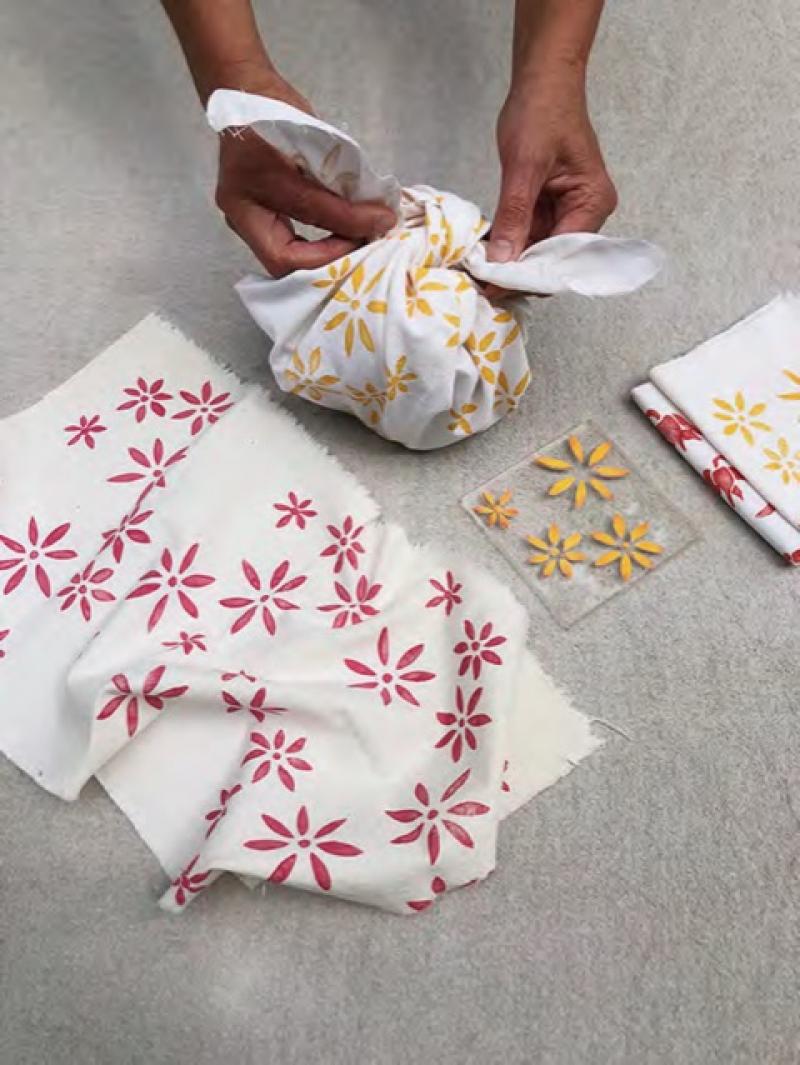 Furoshiki Tücher: Drucken mit Moosgummistempeln